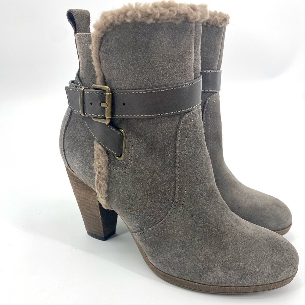Bjorndal gray suede fleece lined ankle boots 10